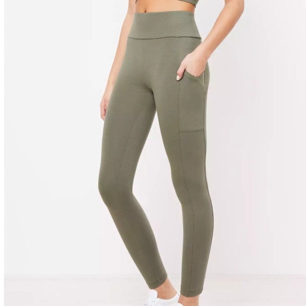 NWT Lou & Grey army green Lite Ponte pocket leggings - Picture 2 of 9